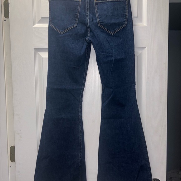 6R Hollister Jeans - Picture 3 of 5